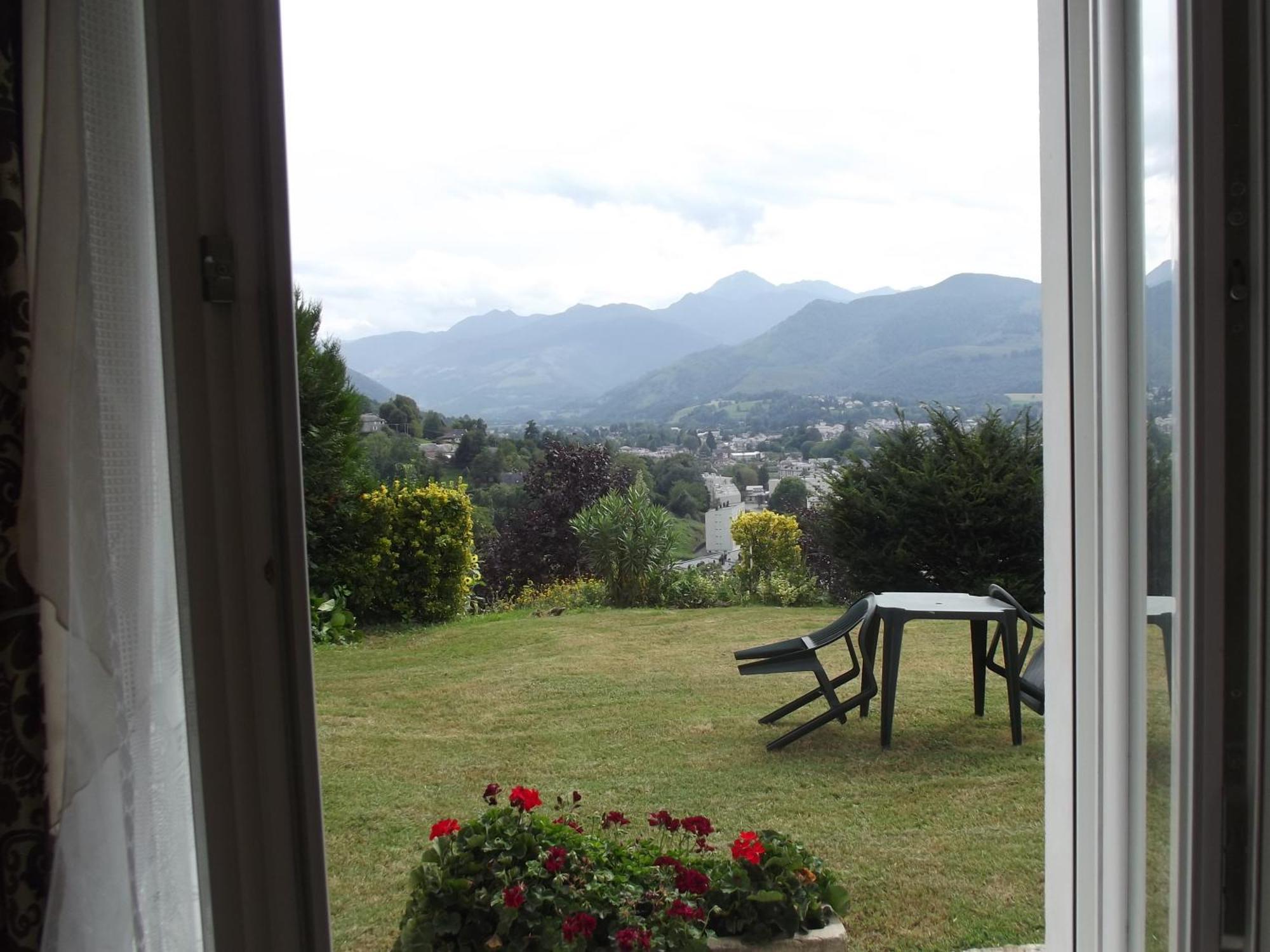 Chambres D'Hotes Le Belvedere Bagneres-de-Bigorre Room photo